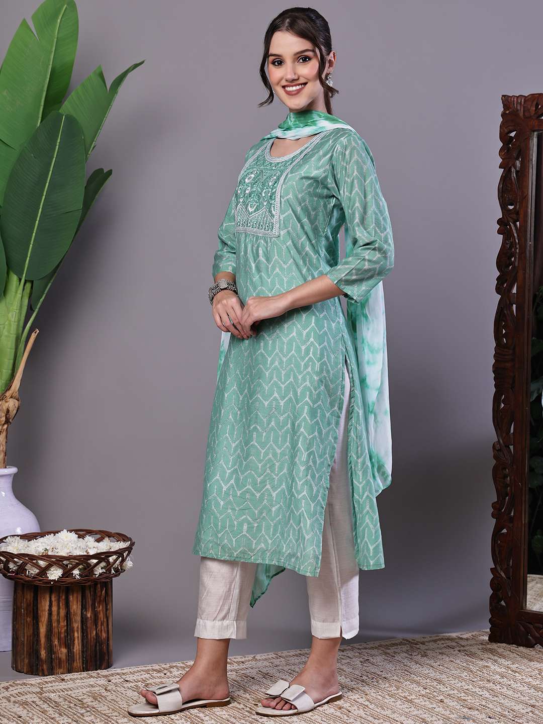 zQ57R3.jpg Women's Mint Green Chanderi Embroidered Kurta Set with Dupatta Suit Sets - Image 1